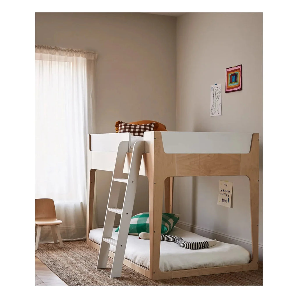 Lit mezzanine enfant 90x200 cm en bouleau avec échelle inclinée