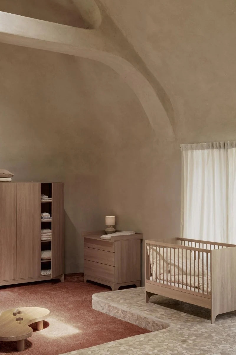 Grande armoire enfant Honey Ash 3 portes avec penderies et étagères réglables