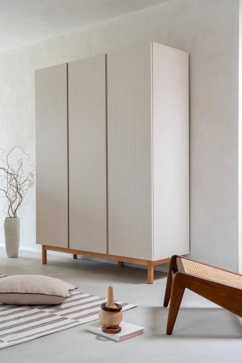 Grande armoire enfant argile 3 portes avec étagères et penderies