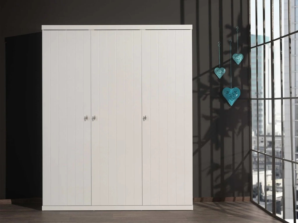 Armoire enfant blanche 3 portes avec 2 penderies et 6 étagères
