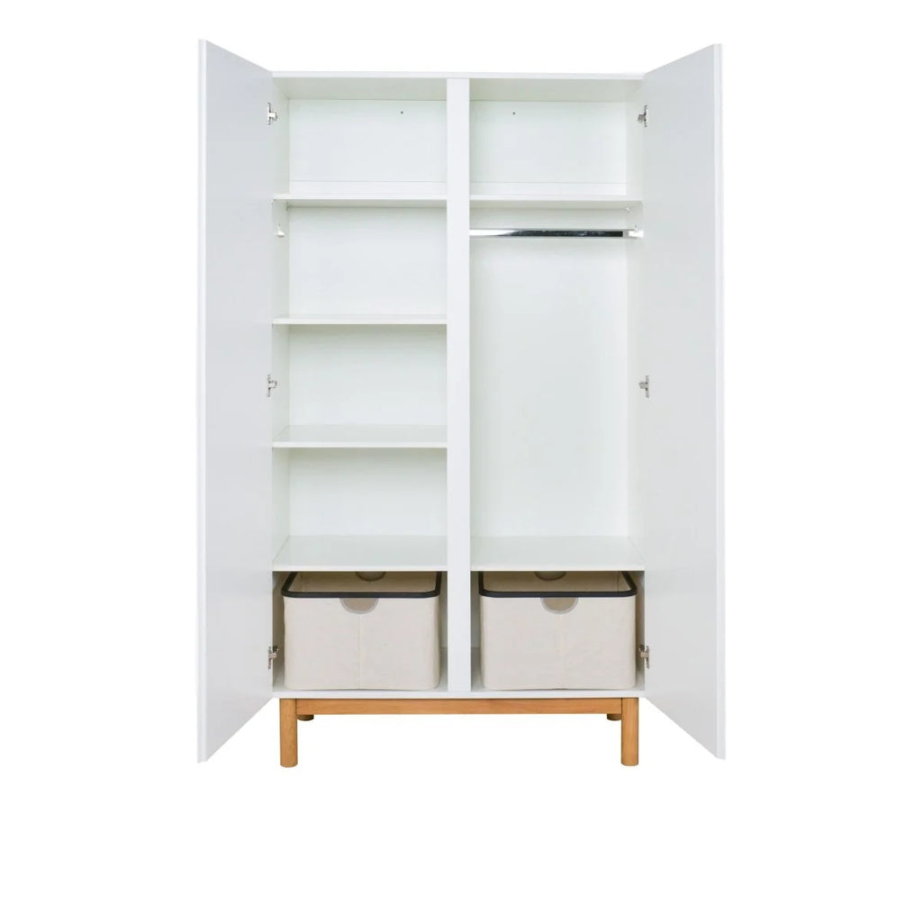 Armoire enfant blanche avec penderie et étagères