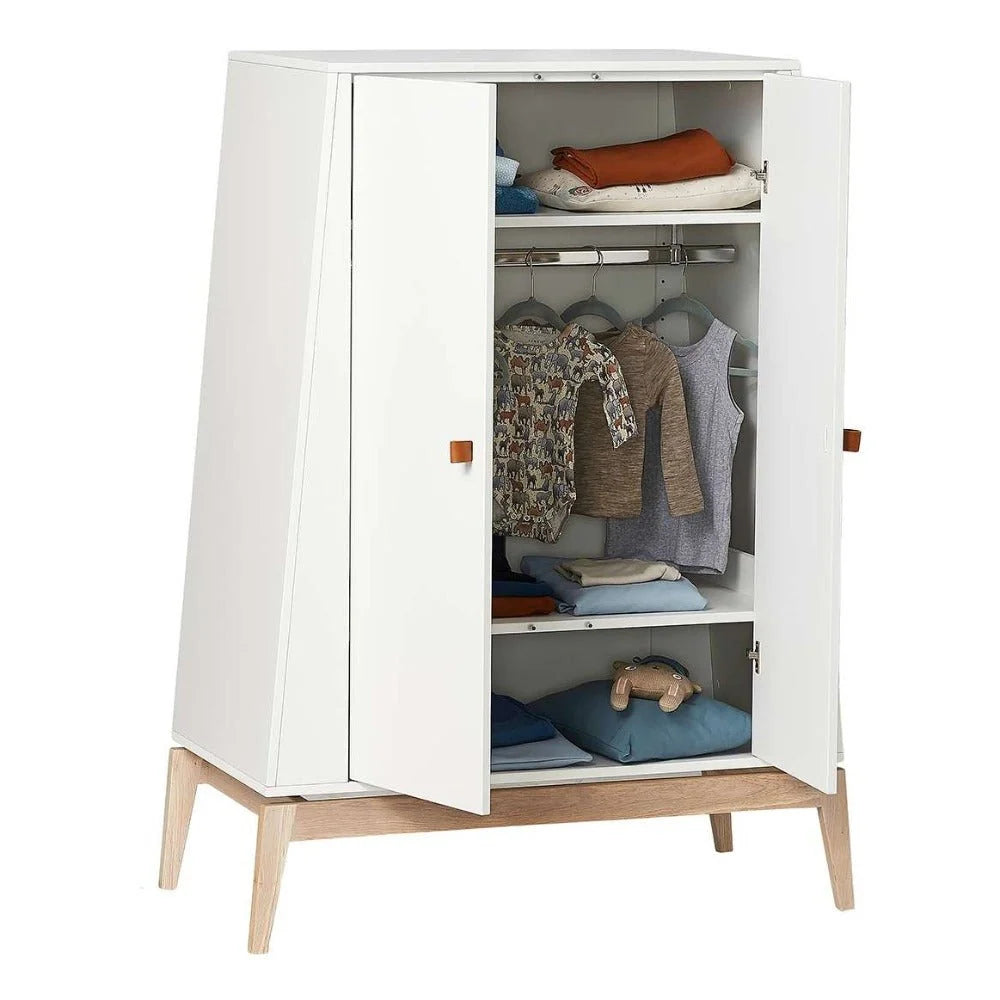 Petite armoire enfant blanche avec penderie et étagères