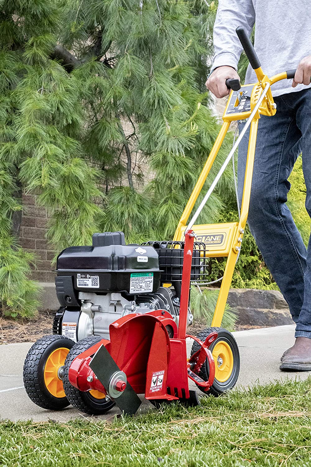 McLane 9-Inch Gas Lawn Edger with 5.50 Gross Torque Engine, Blade Depth Control, Adjustable Cutting Angle