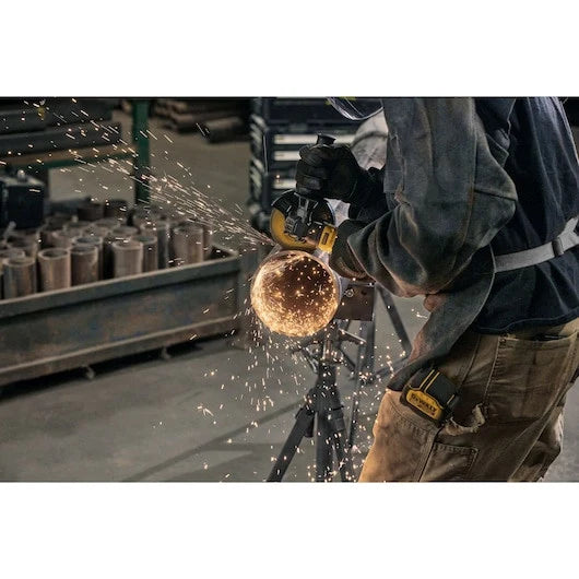 DEWALT DCG402B MEULEUSE D'ANGLE ATOMIC 4.5" (OUTIL SEUL)