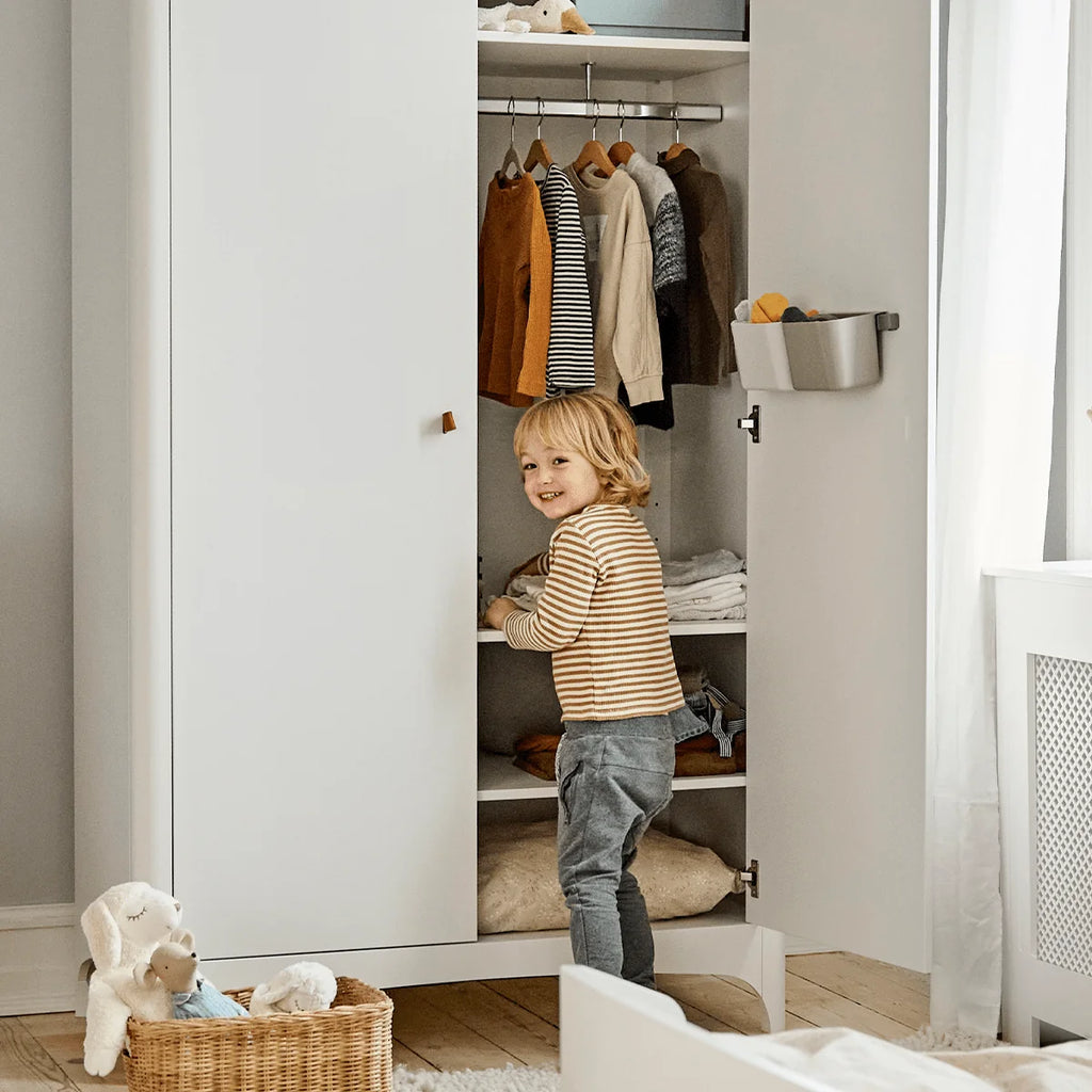 Armoire enfant blanche 2 portes avec penderie et étagères réglables
