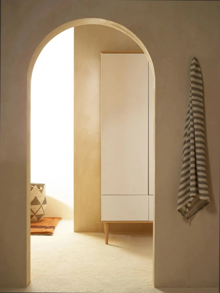 Armoire enfant blanche 2 portes avec 2 tiroirs et penderie