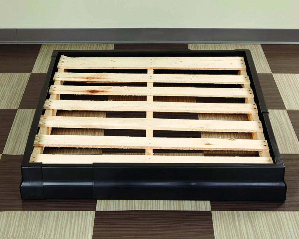 Kinter 9717430 6 x 28 x 28 in. Adjustable Pallet Plastic Guard, Large - Black