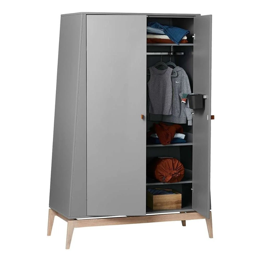 Armoire enfant grise avec penderie et étagères réglables
