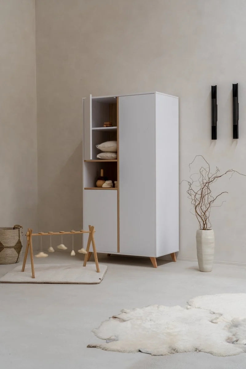 Armoire enfant blanche 3 portes avec étagères réglables et penderies