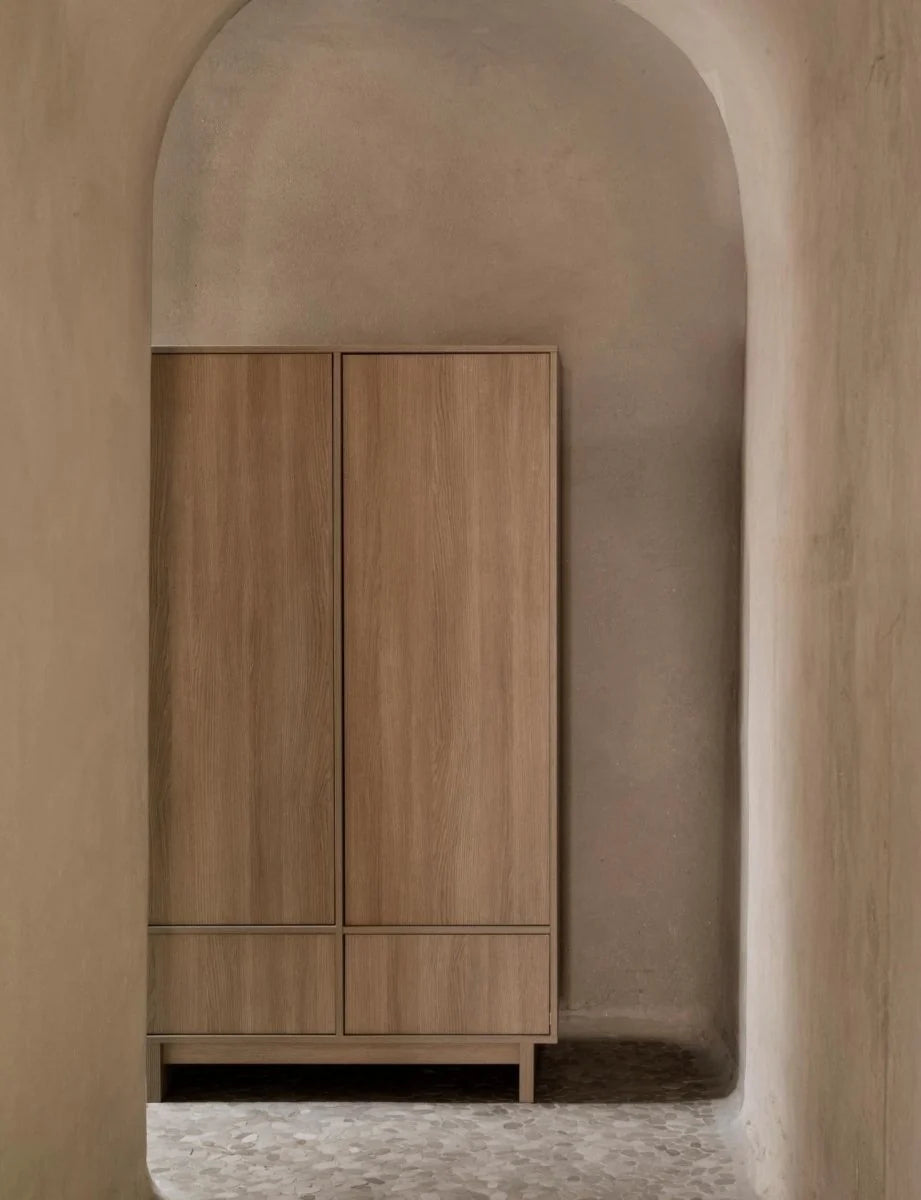 Grande armoire Honey Ash 3 portes avec tiroirs et penderies