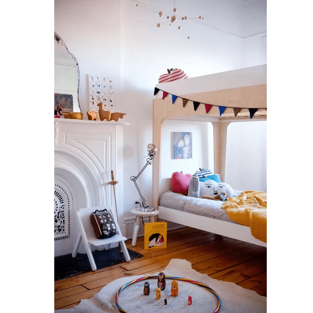 Lit superposé Perch Oeuf NYC 90x200 cm en bouleau avec échelle inclinée