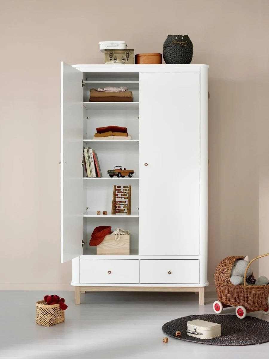 Armoire blanc et chêne 2 portes avec penderie, tiroirs et étagères ajustables